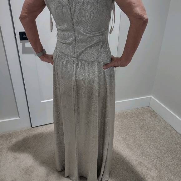 Long dress - Picture 2 of 2